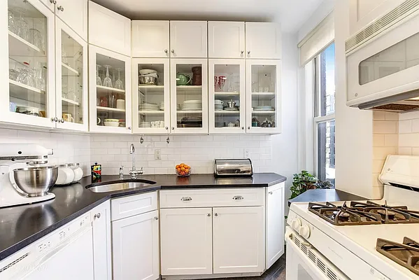 Sold by Corcoran | media 22