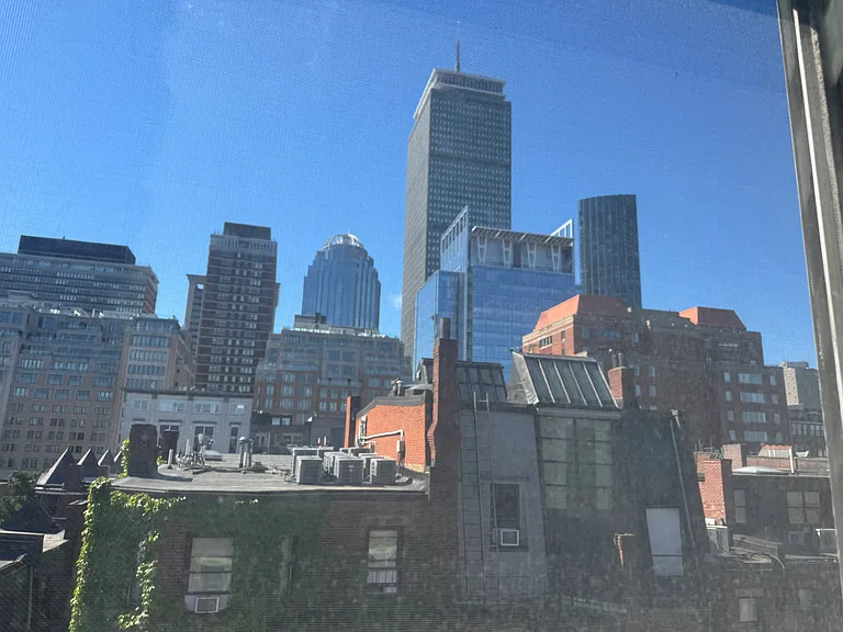 250 Commonwealth Ave — Photo 2