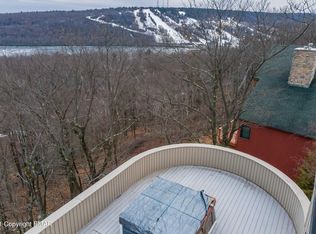 103 Skye Dr, Lake Harmony, PA 18624