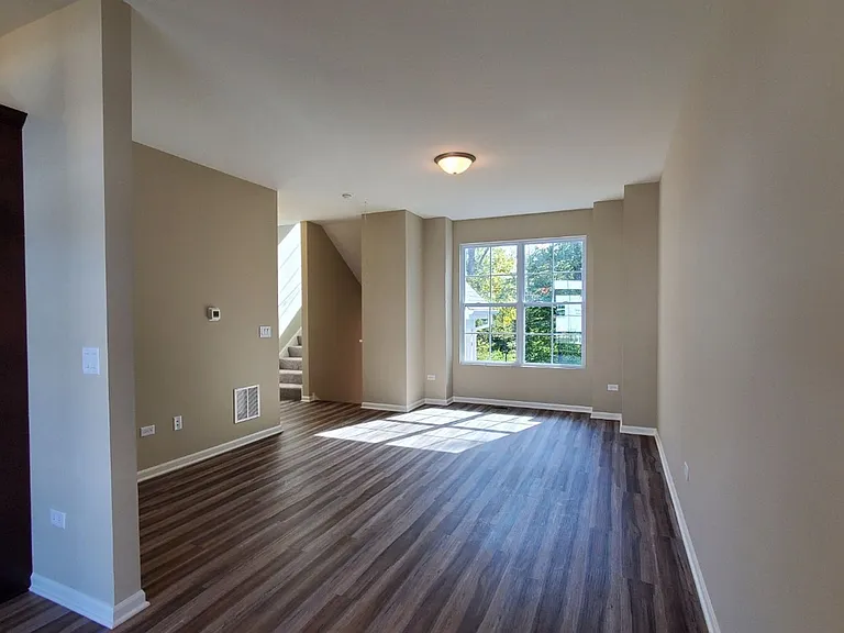 320 Timber Ridge Ct — Photo 8