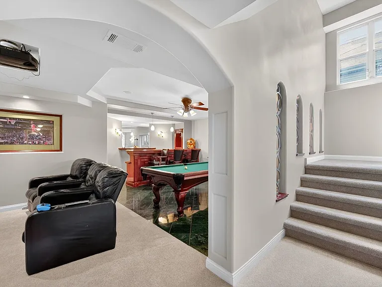 322 Hemlock Ln — Photo 35