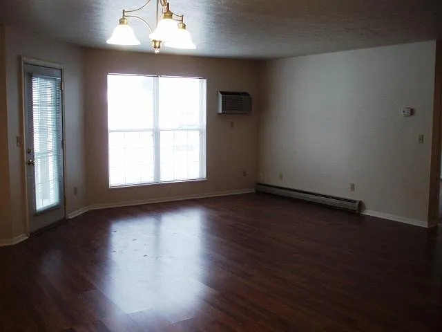 340 Country Club Rd #112 — Photo 4