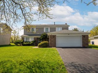 34 Wedgewood Rd, Matteson, IL 60443