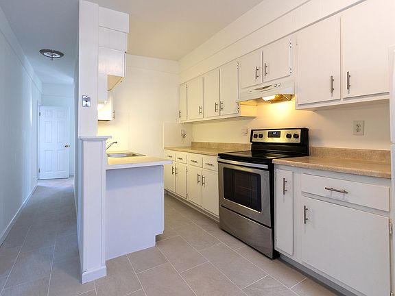 2nd image of 324 Warren St #3