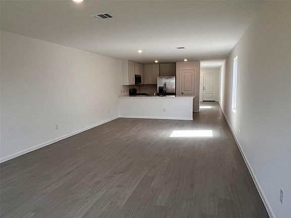 3rd image of 1223 Charlotte Way