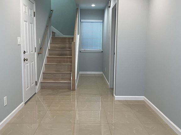 2nd image of 931 Commercial Ave #A