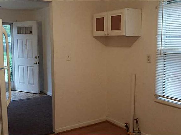 4th image of 802 Dorset Ave