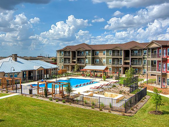 3rd image of 12910 Clubhouse Blvd APT 8205