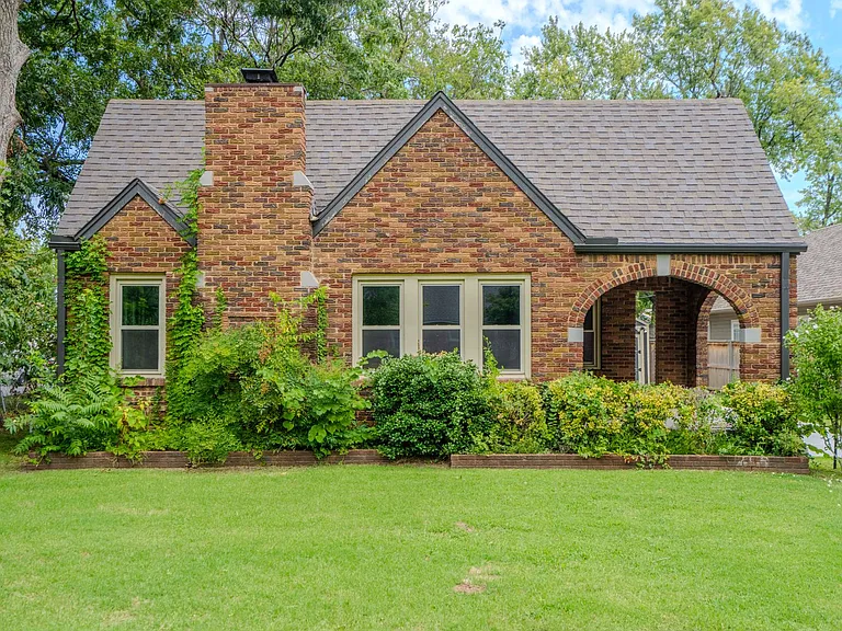 4103 S Madison Pl — Photo 2