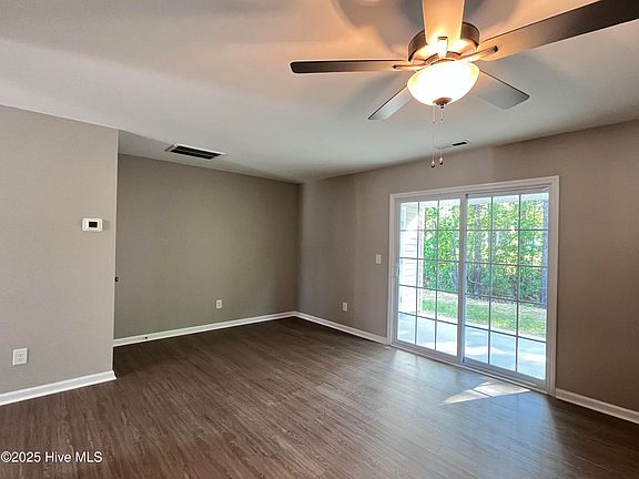 5th image of 1248 Masters Ln #B
