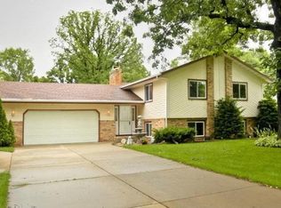 829 85th Ln NW, Coon Rapids, MN 55433