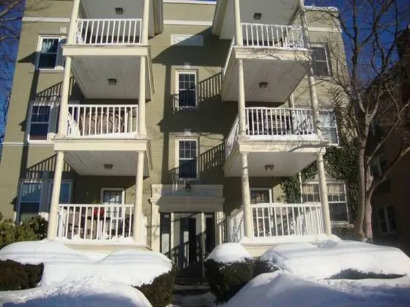 40 Robin Rd APT 101, West Hartford, CT 06119