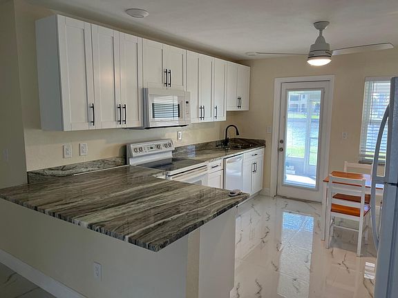 3rd image of 316 Tudor Dr Unit B