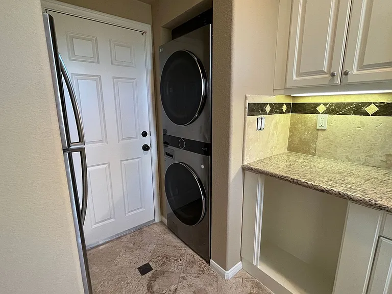 1033 White Alder Ave — Photo 7