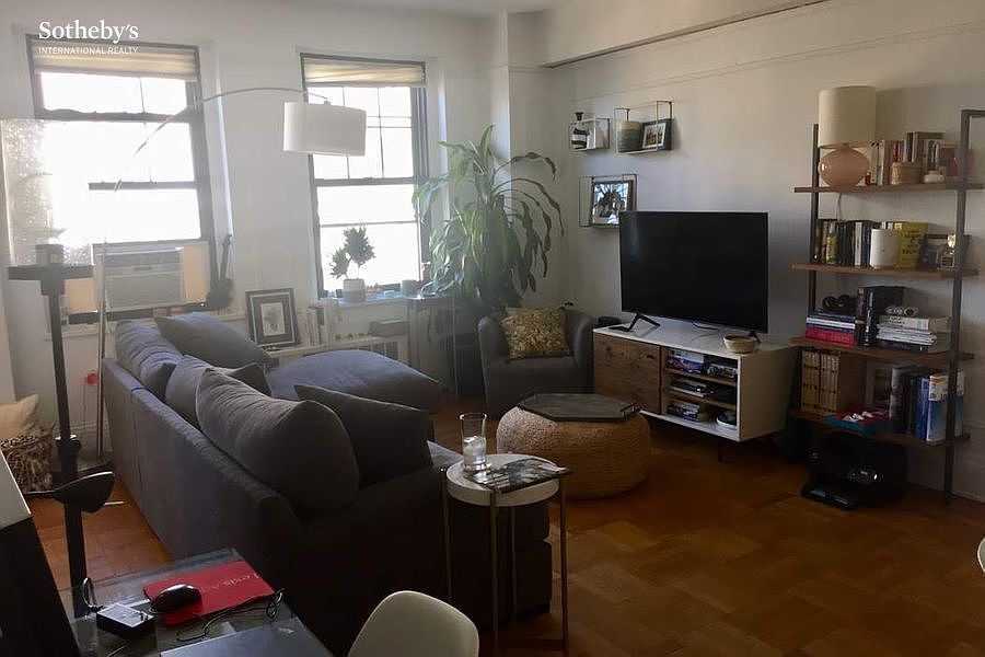 1st image of 172 W 79th St #15G
