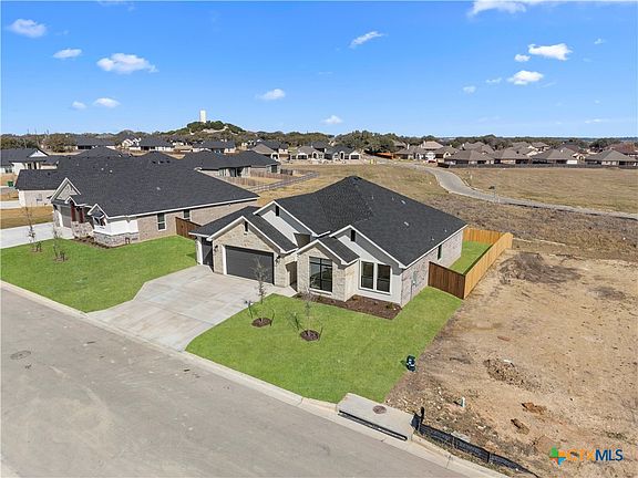 4th image of 4031 Prairie Dr