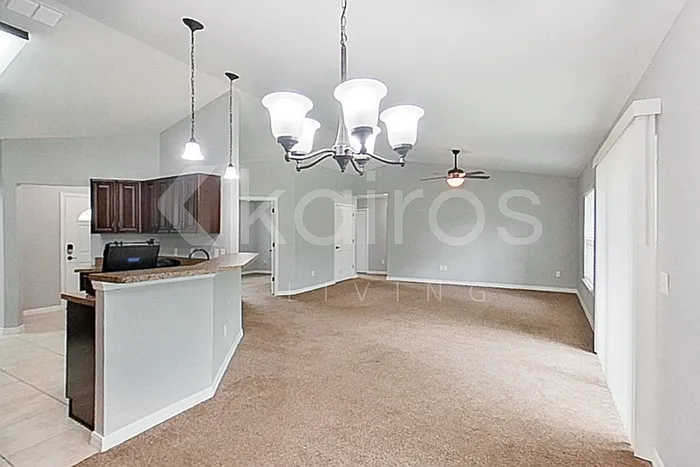 5623 NW 55th Ave — Photo 6