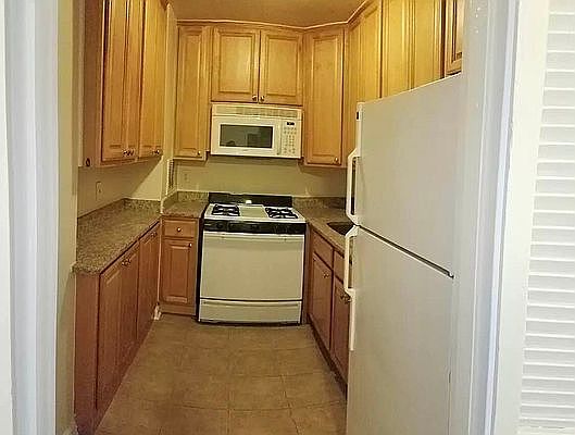 3rd image of 315 Ocean Pkwy #39