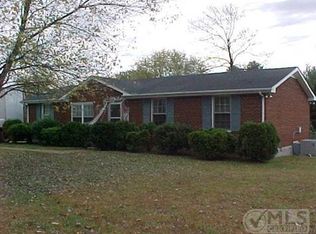 577 Waldorf Dr, Clarksville, TN 37042