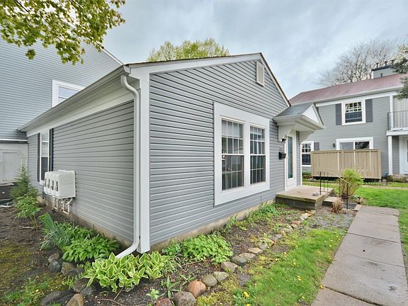 2nd image of 2658 Fenwick Ct
