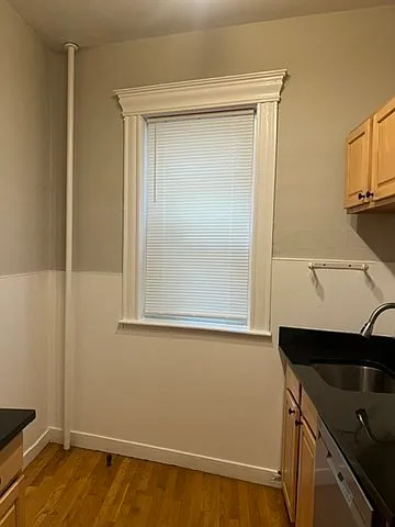 1 bed, 1.0 bath, 330 sqft, $2,195 — Photo 3