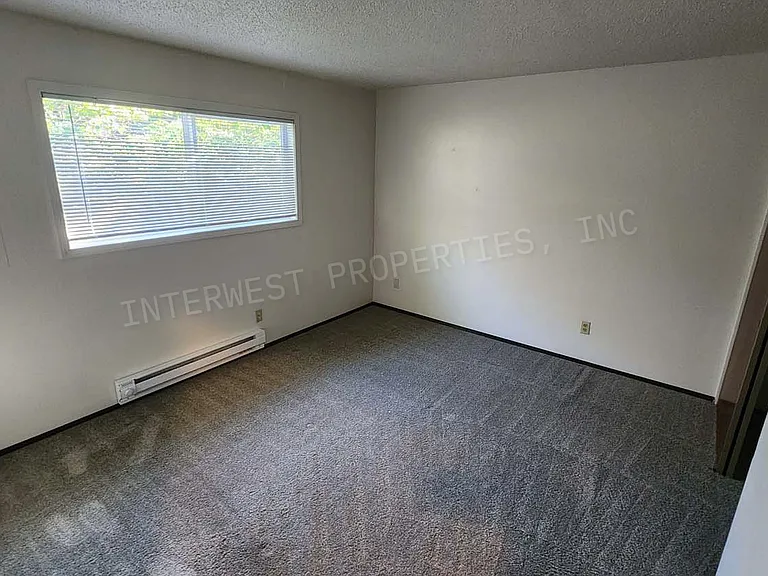 34 SE 60th Ave #2 — Photo 8