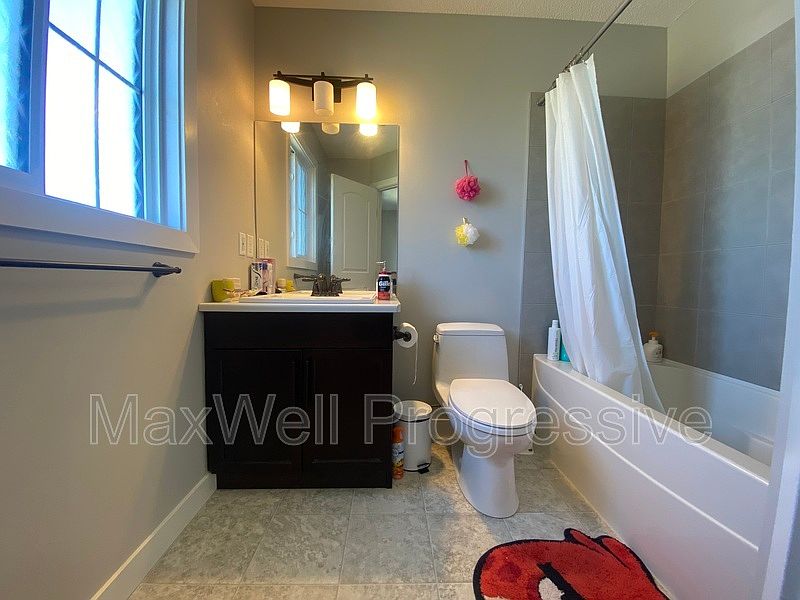 Edmonton Townhouse for rent - 3 Bedrooms — photo 6