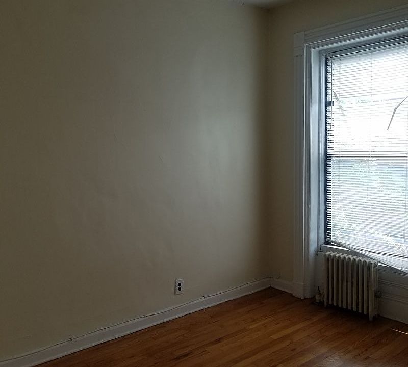2nd image of 822 Union St APT 8