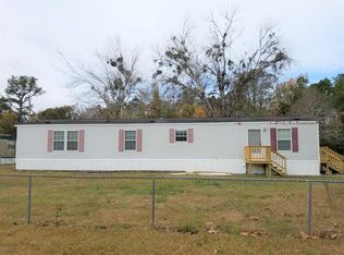 1 Duke Dr, Hubert, NC 28539
