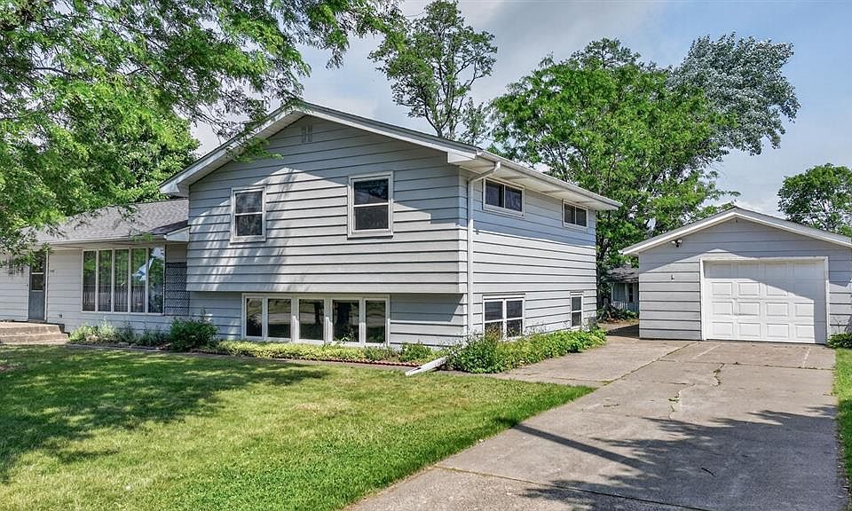 1st image of 530 E Taft Street