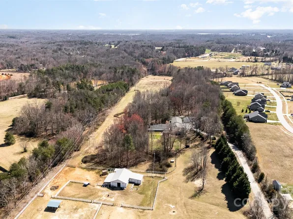 1456 N Main St, Kernersville, NC 27284