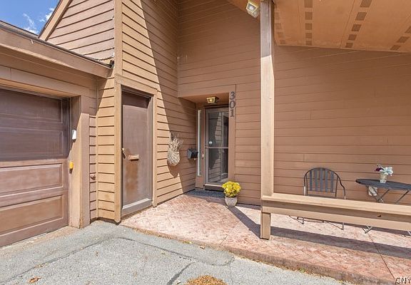 2nd image of 301 Higgins Dr