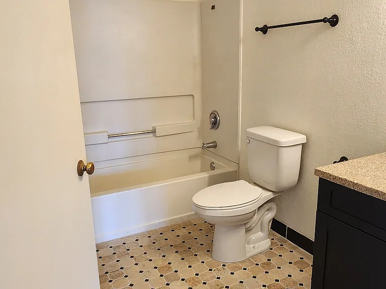3104 W Kilbourn Ave #301 — Photo 21