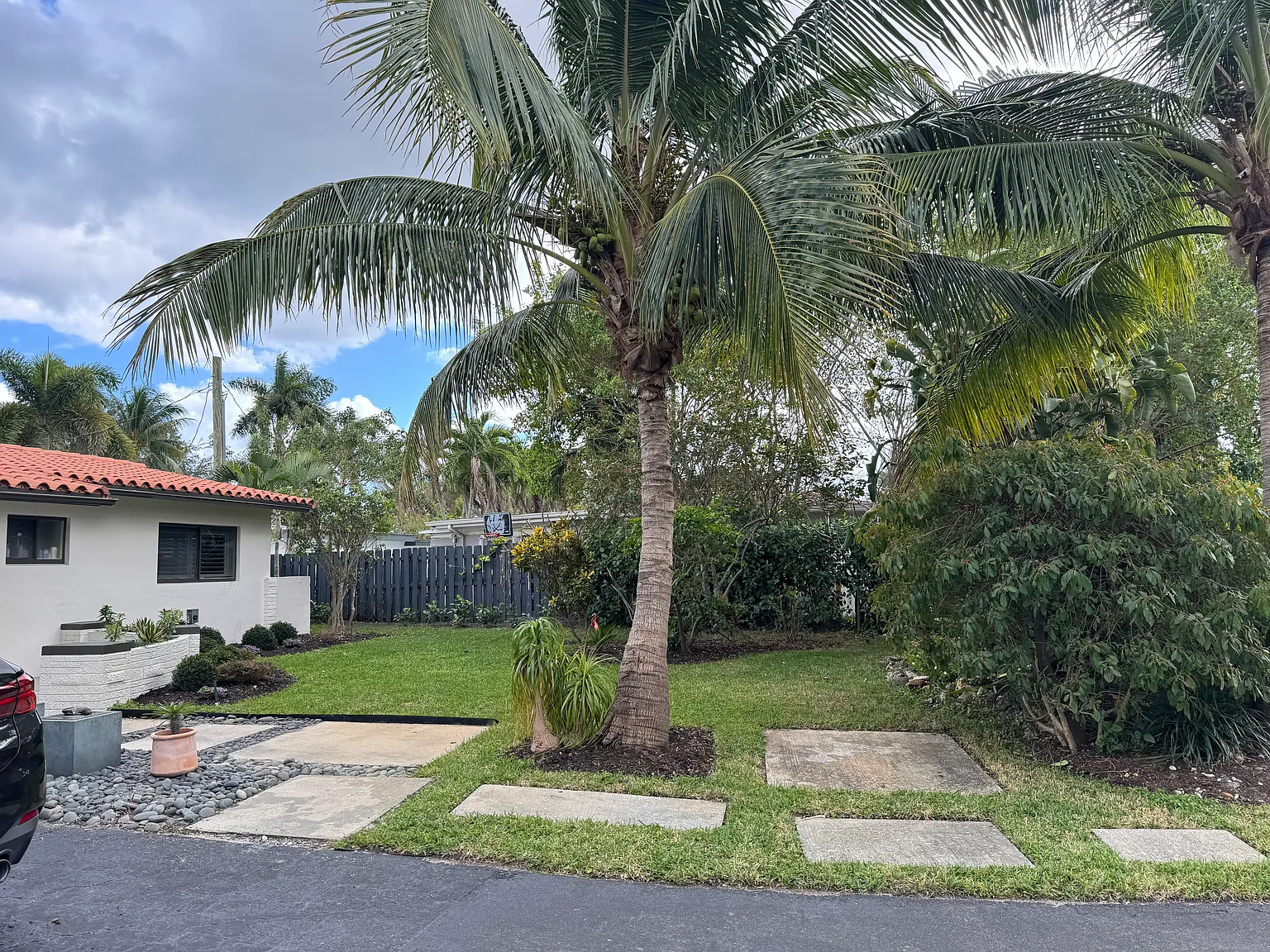 3 bed, 1357 sqft, $3,900 — Photo 3
