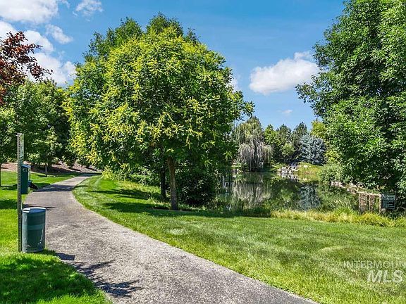 3rd image of 5176 W Denwick Dr