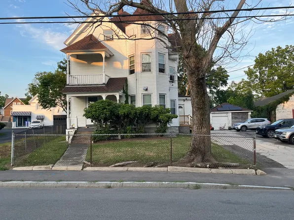 501 Bay St #2B, Taunton, MA 02780