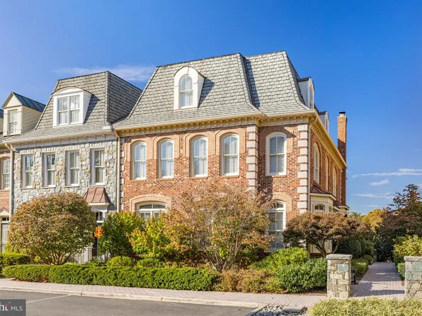 7218 Farm Meadow Ct, McLean, VA 22101