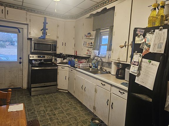 5th image of 115 S Mulberry St