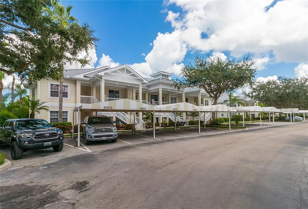 3 bed, 3.0 bath, 1650 sqft, $4,200 — Photo 1