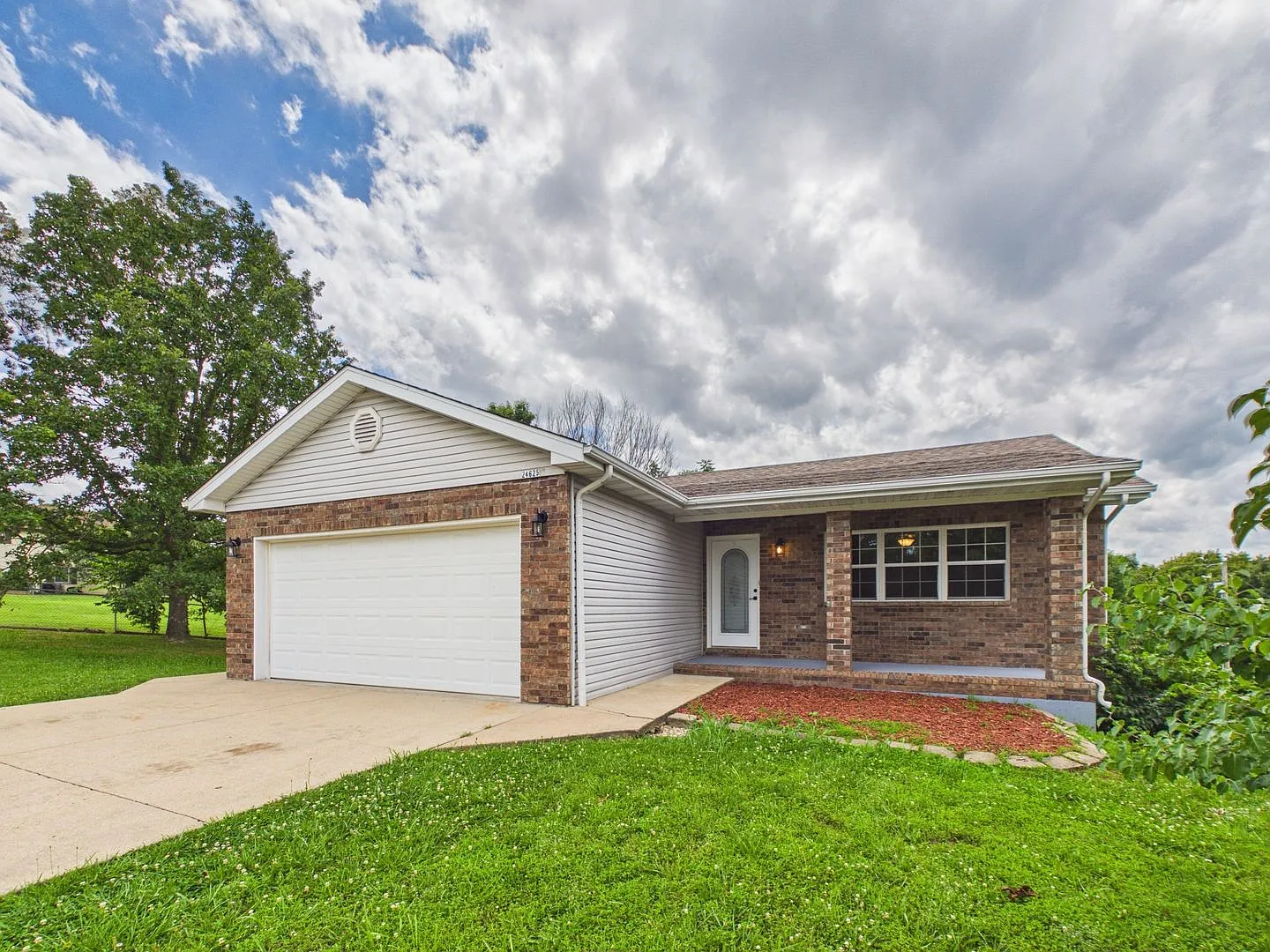 Short Term Lease Only - 4 Bed 2.5 Bath W/ Fenced Yard — Photo 1