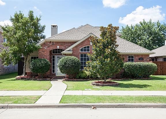 3rd image of 1636 Castle Rock Dr