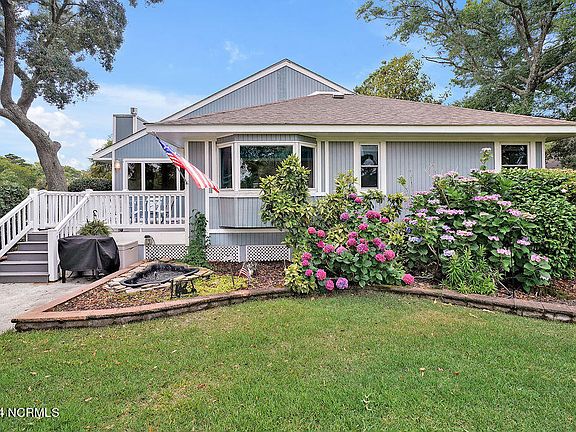 3rd image of 6 Greenview Drive