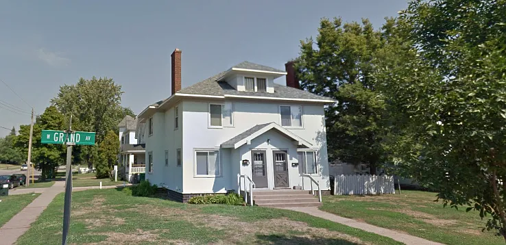 470 W Grand Ave