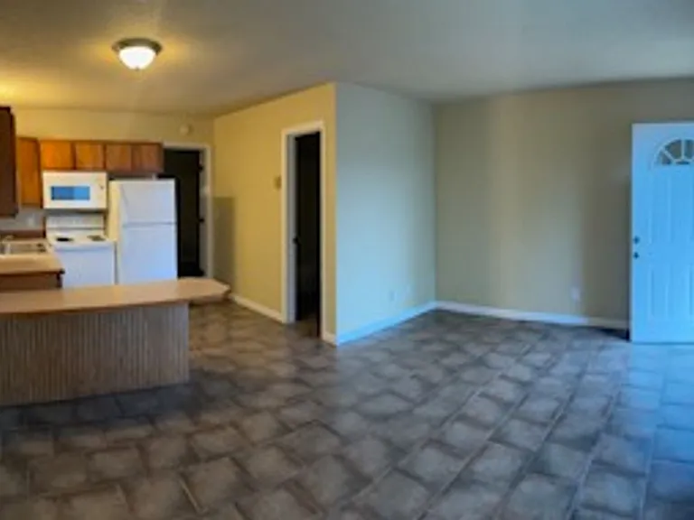 1736 Hitching Post Ln — Photo 17