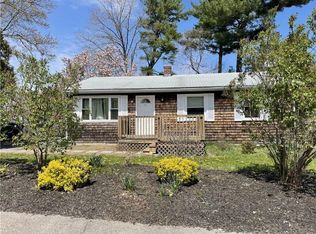 19 Grant Dr, Coventry, RI 02816