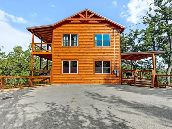 1864 Blue Tick Way, Sevierville, TN 37876