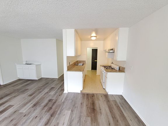 2nd image of 801 E Palmer Ave #102