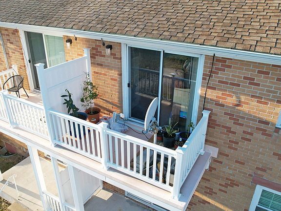 2nd image of 705 N Dudley Ave #2