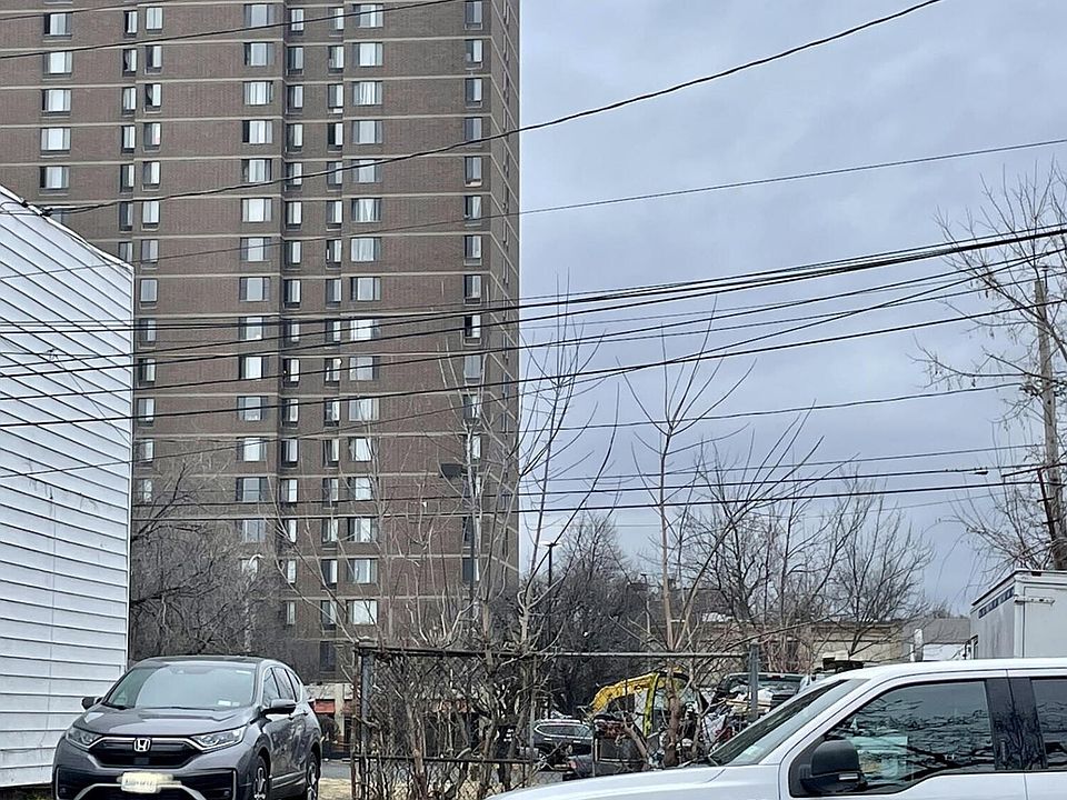 2nd image of 704.5 Clinton Ave