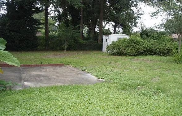 4 bed, 2.5 bath, 2000 sqft, $2,100 — Photo 3